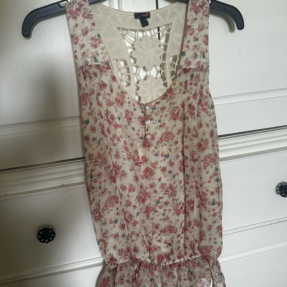 Floral Sleeveless Top with Lace Detail